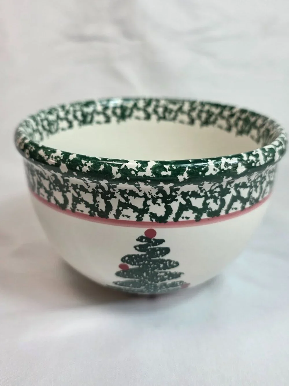 Furio Christmas Tree Mixing Bowl 7-inch Green Christmas Tree & Sponge Rim